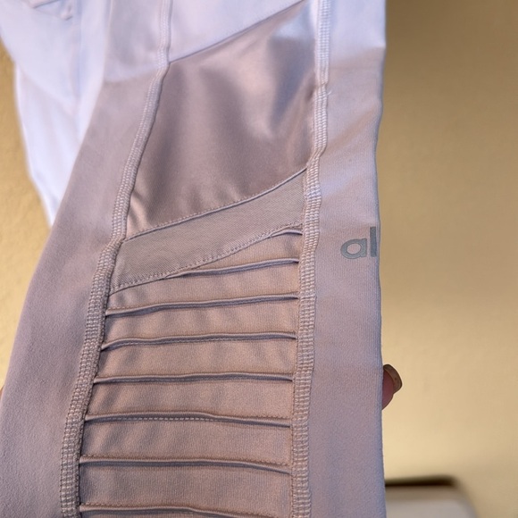 🌿ALO Yoga Leggings🌿 Size Small - Picture 3 of 5